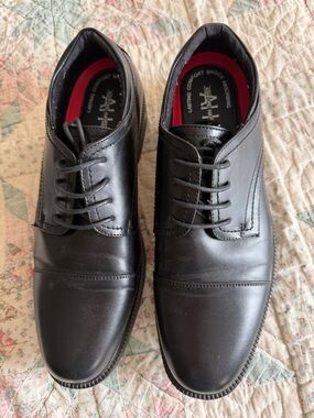Classic Men's Black Lace-Up Dress Shoes